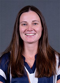 A headshot of St. Olaf athletic trainer Erin Garry.