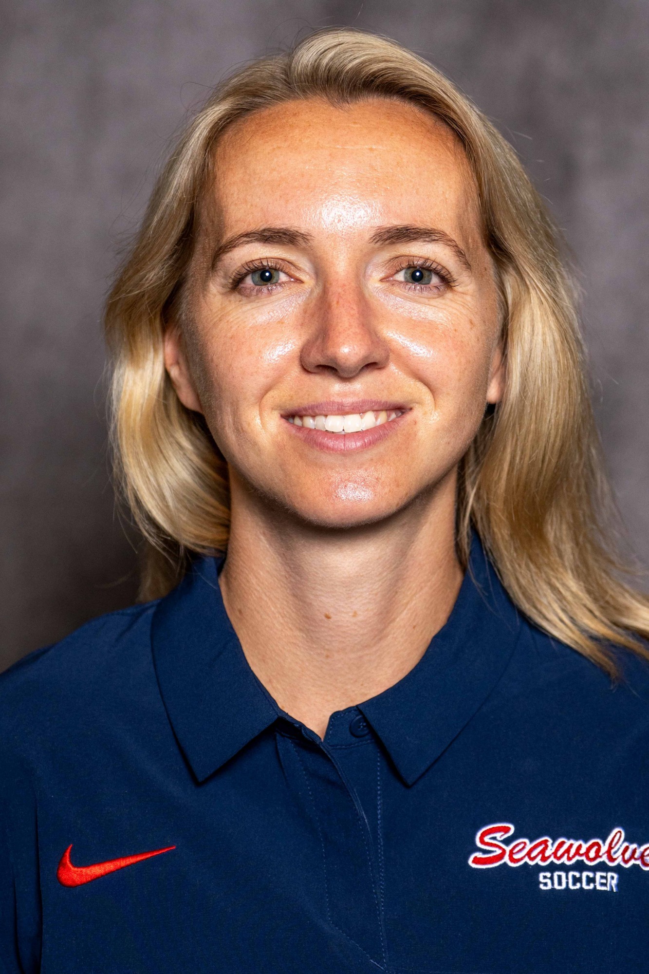 Sydney Blomquist Headshot
