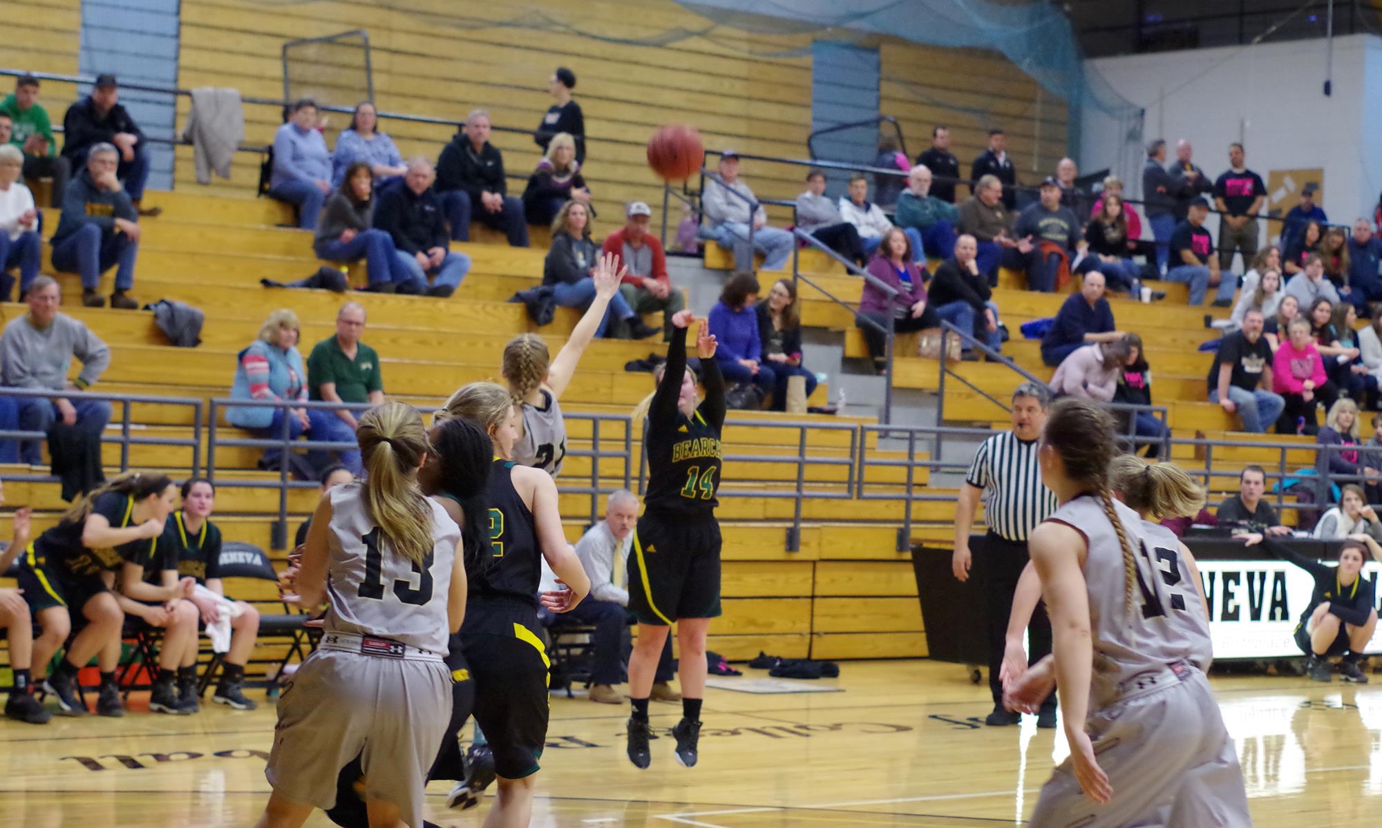 Seniors lead Bearcats to PAC win at Geneva - Saint Vincent College