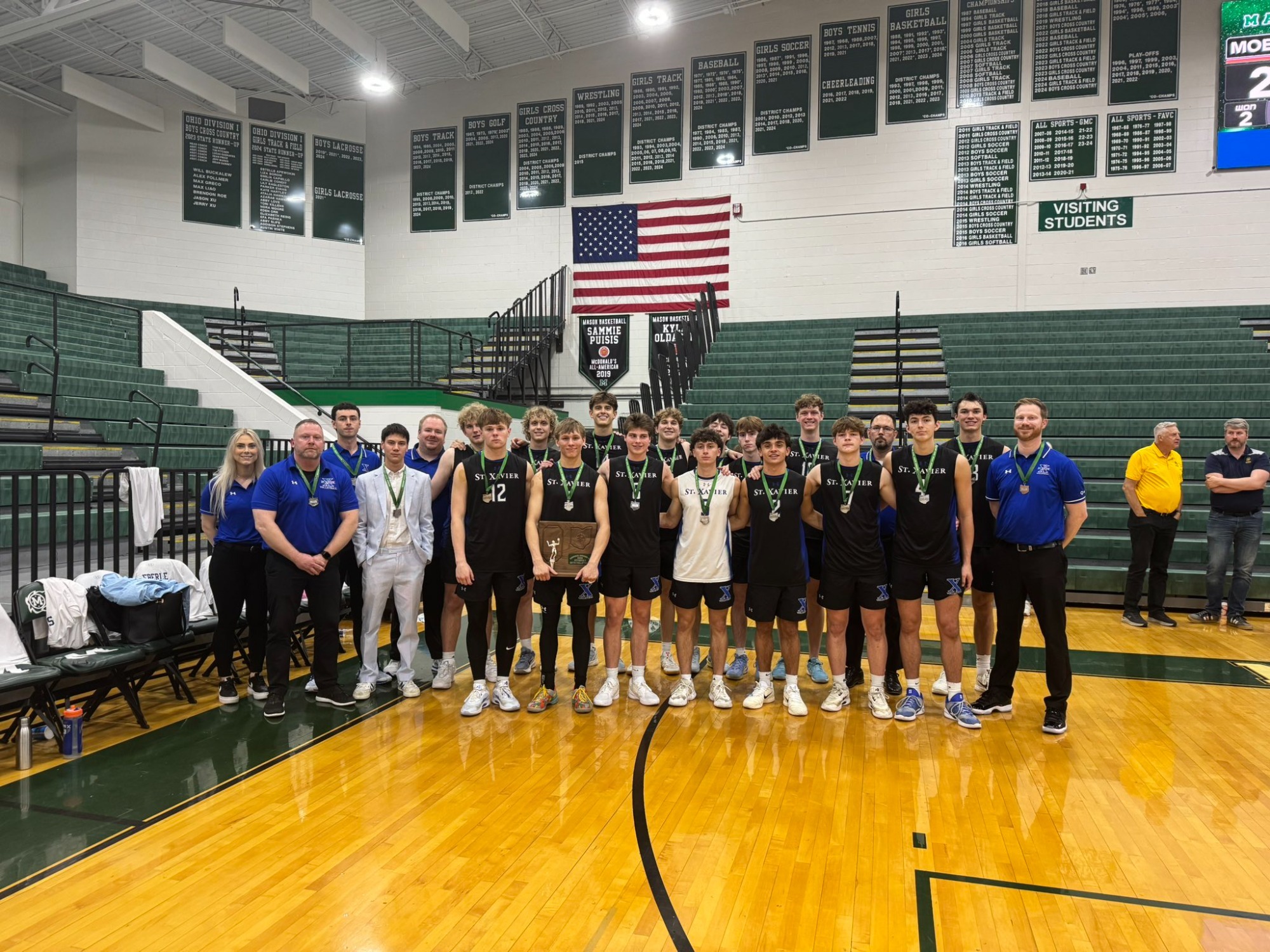 Bombers pose for photo after finishing Regional runner ups to Archbishop Moeller 
