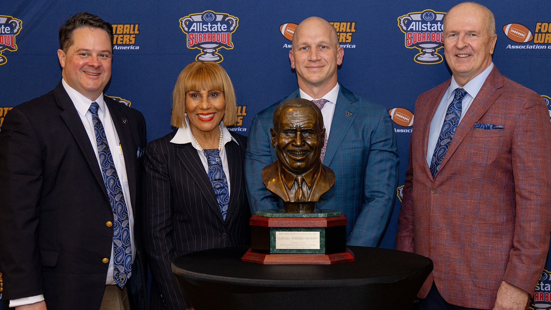 Eddie Robinson Award 2025 - Clark Lea (Photo by Leif Johnson)