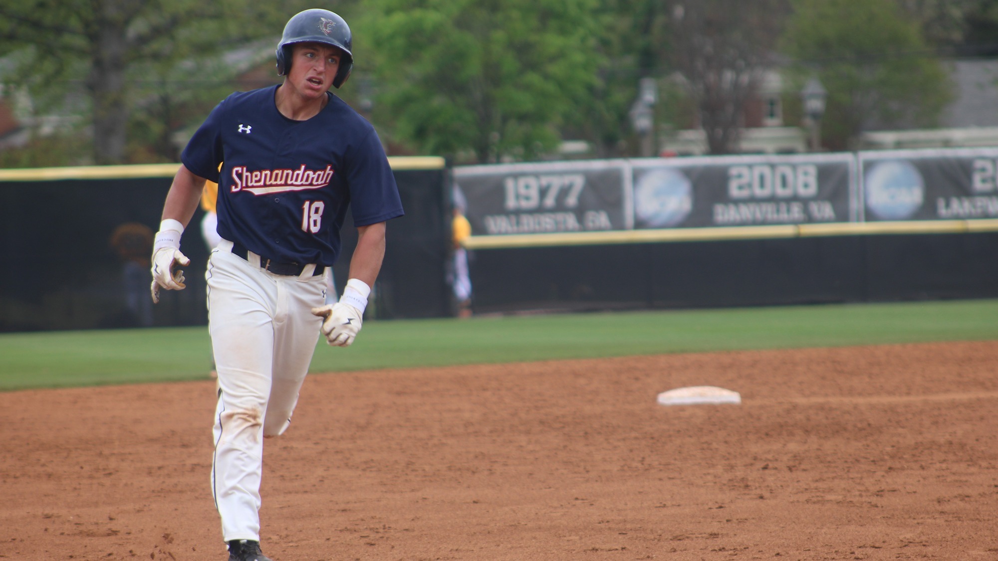 Macon Edges Baseball Shenandoah University