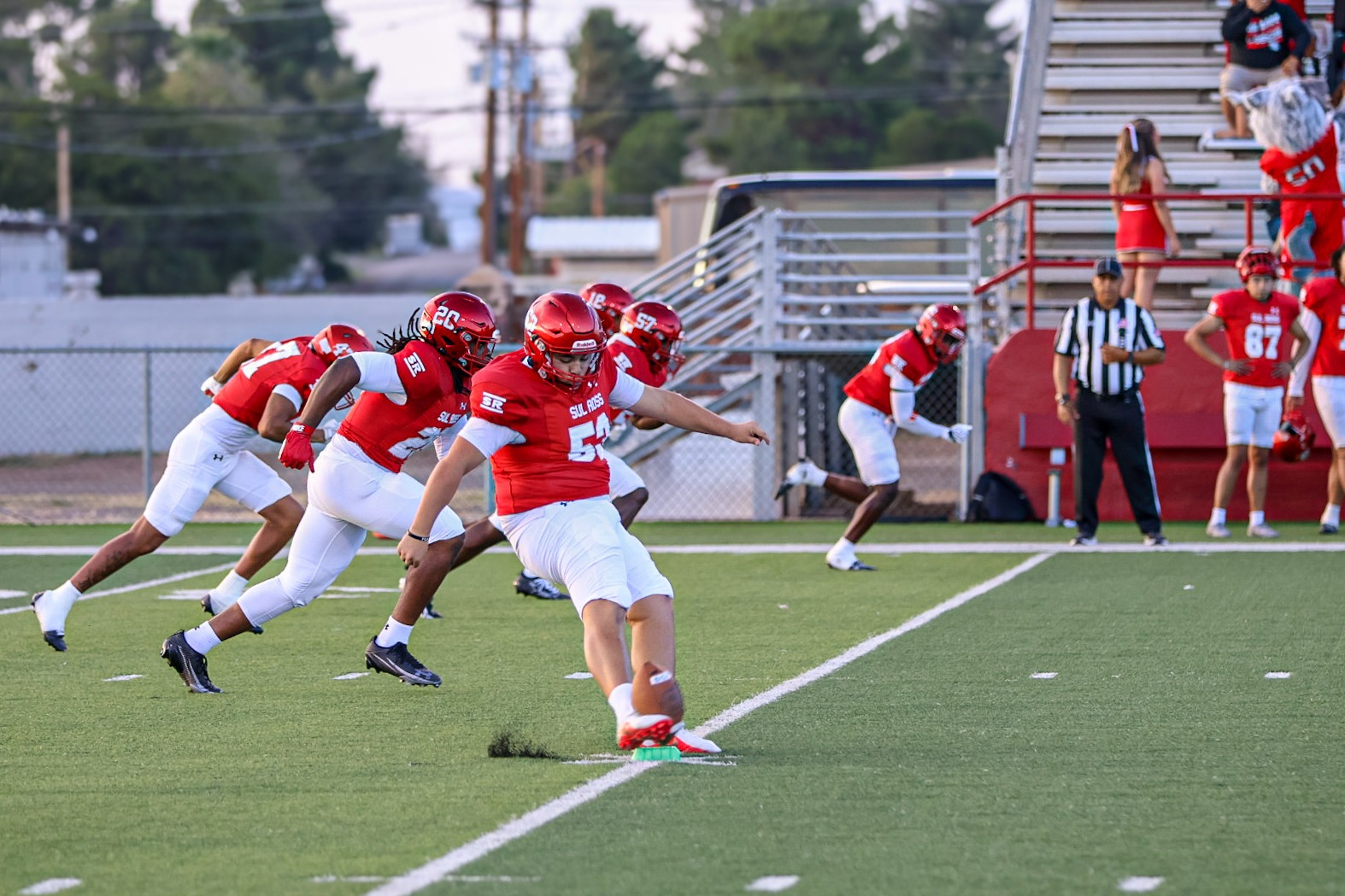 26 FB Jason Maltos gets the Lobos going