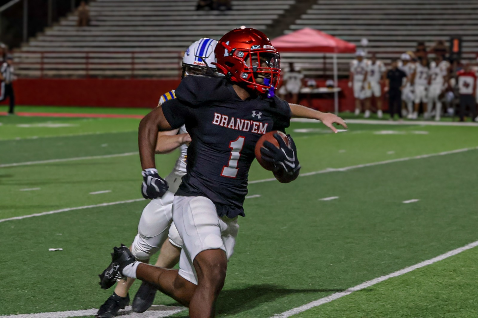 FB26 Kyree Payton returns a kickoff 90 yards for a touchdown