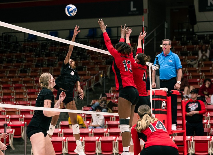 Amaya Tobias making a block 