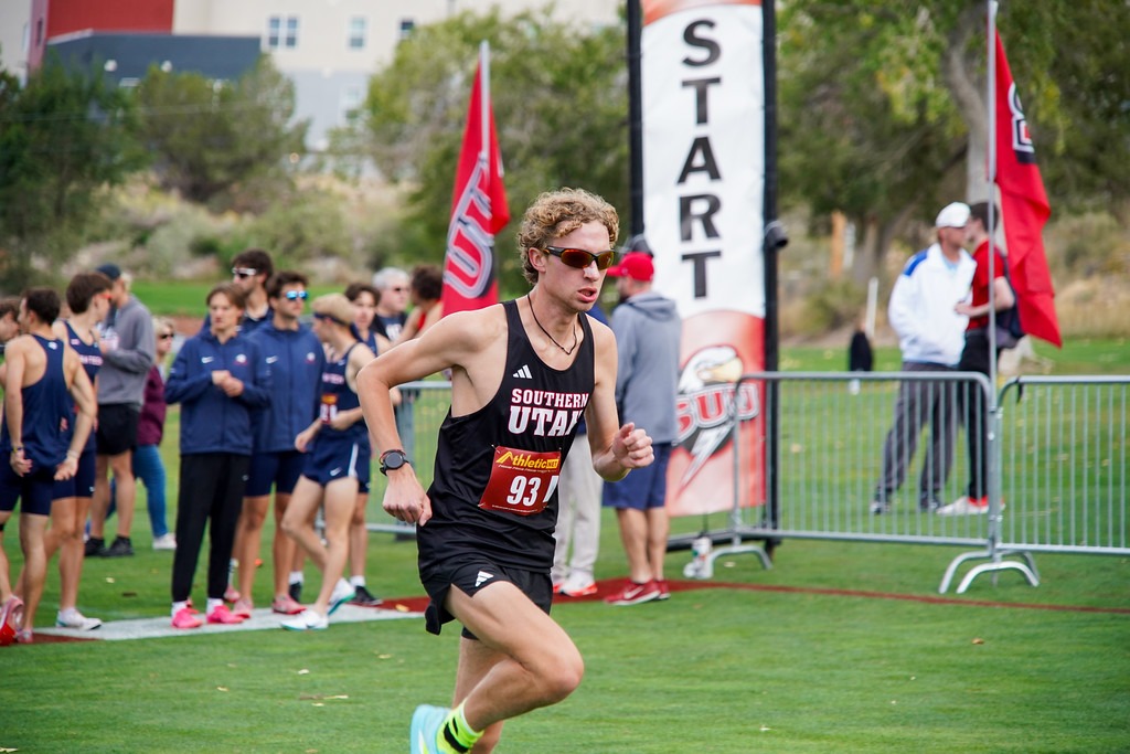 Logan Peel warms up for his race