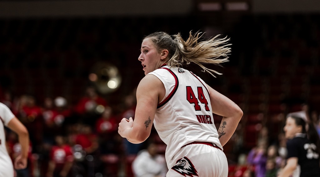 Ava Uhrich running the court