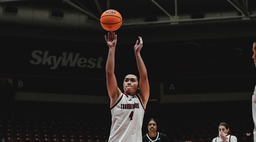 Brooklyn Fely shoots a free throw