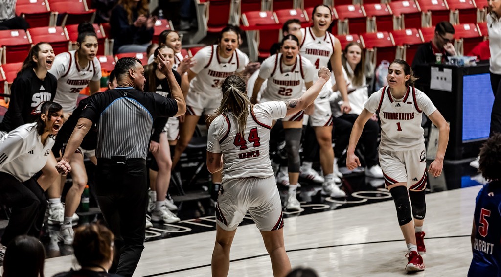 Ava Uhrich rallies her team