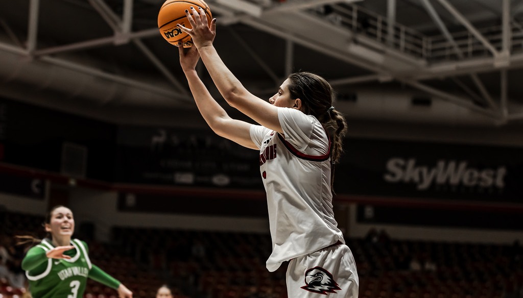 Kortney Doman shoots