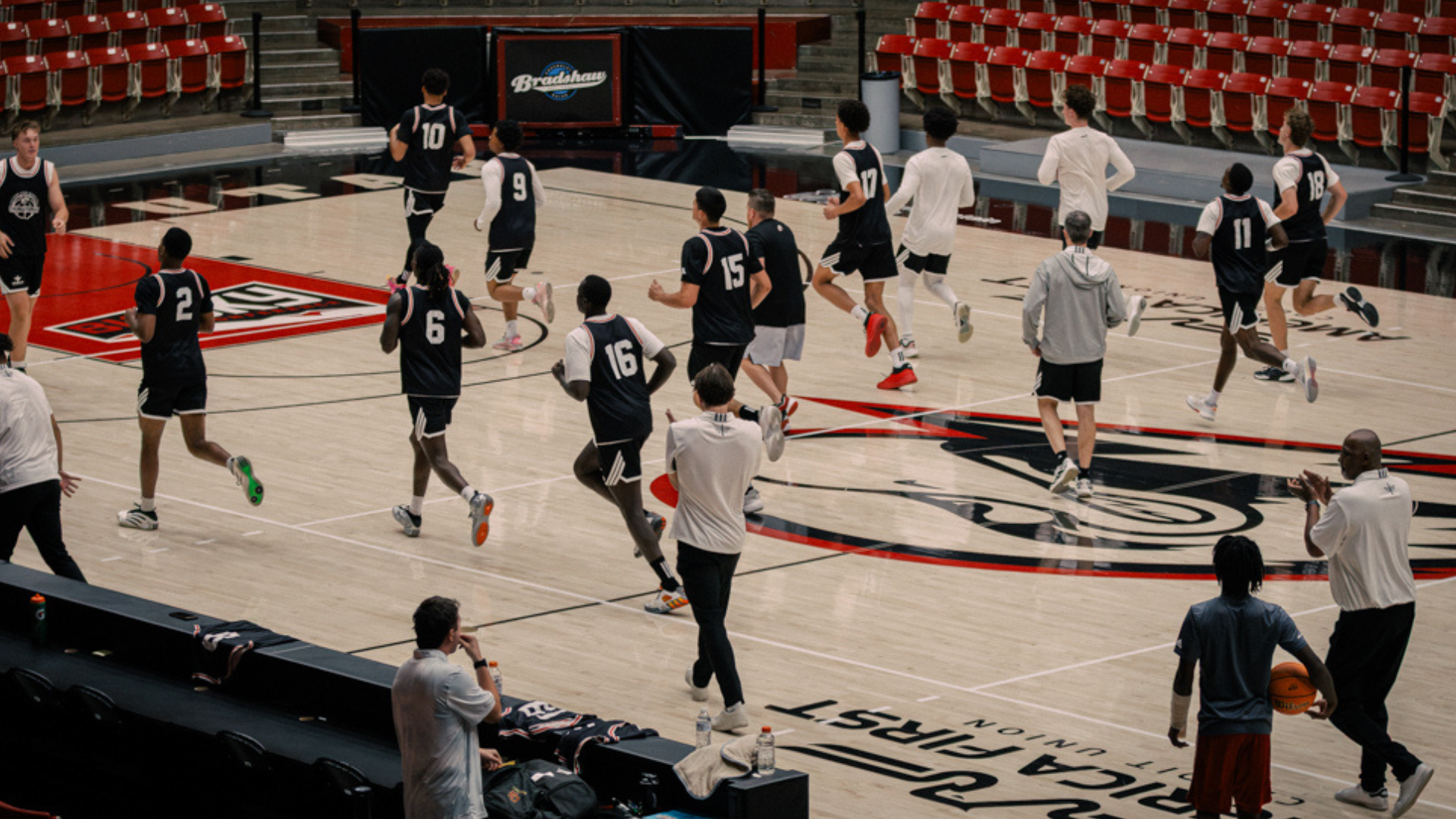Men's Basketball Practice