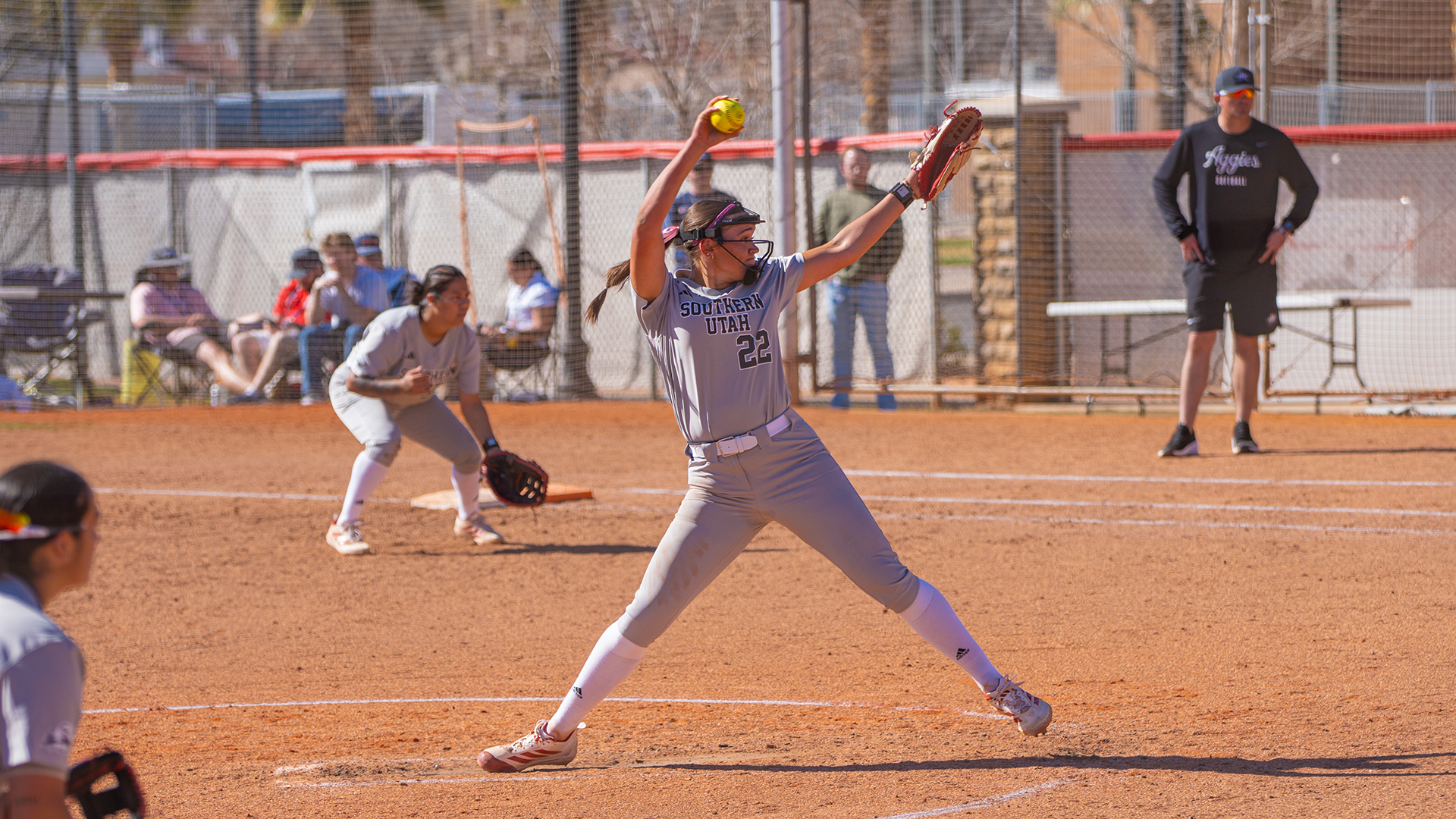 Hannah Duncan pitching at Behive classic