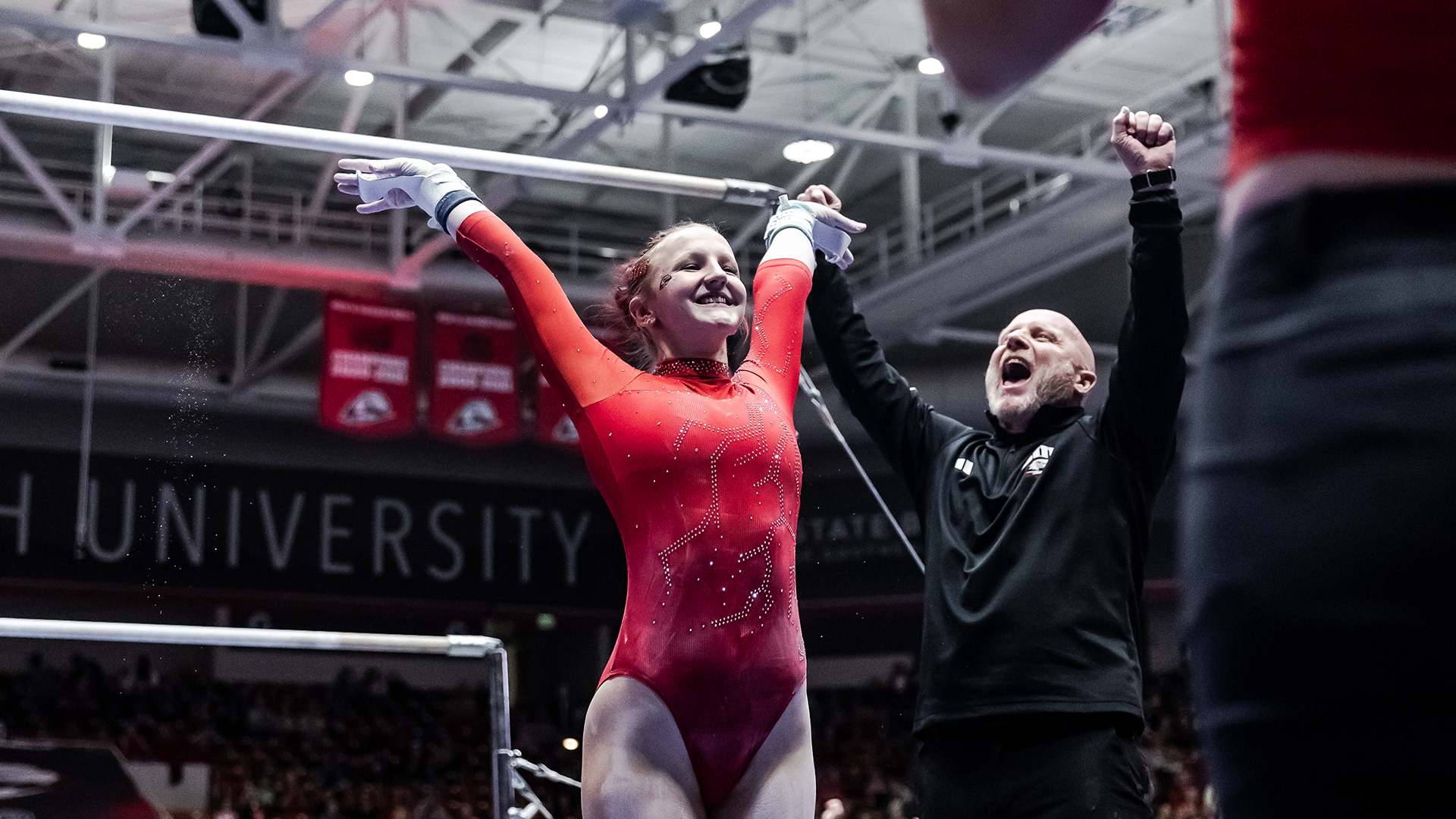 Ariel Collum sticks it on Bars