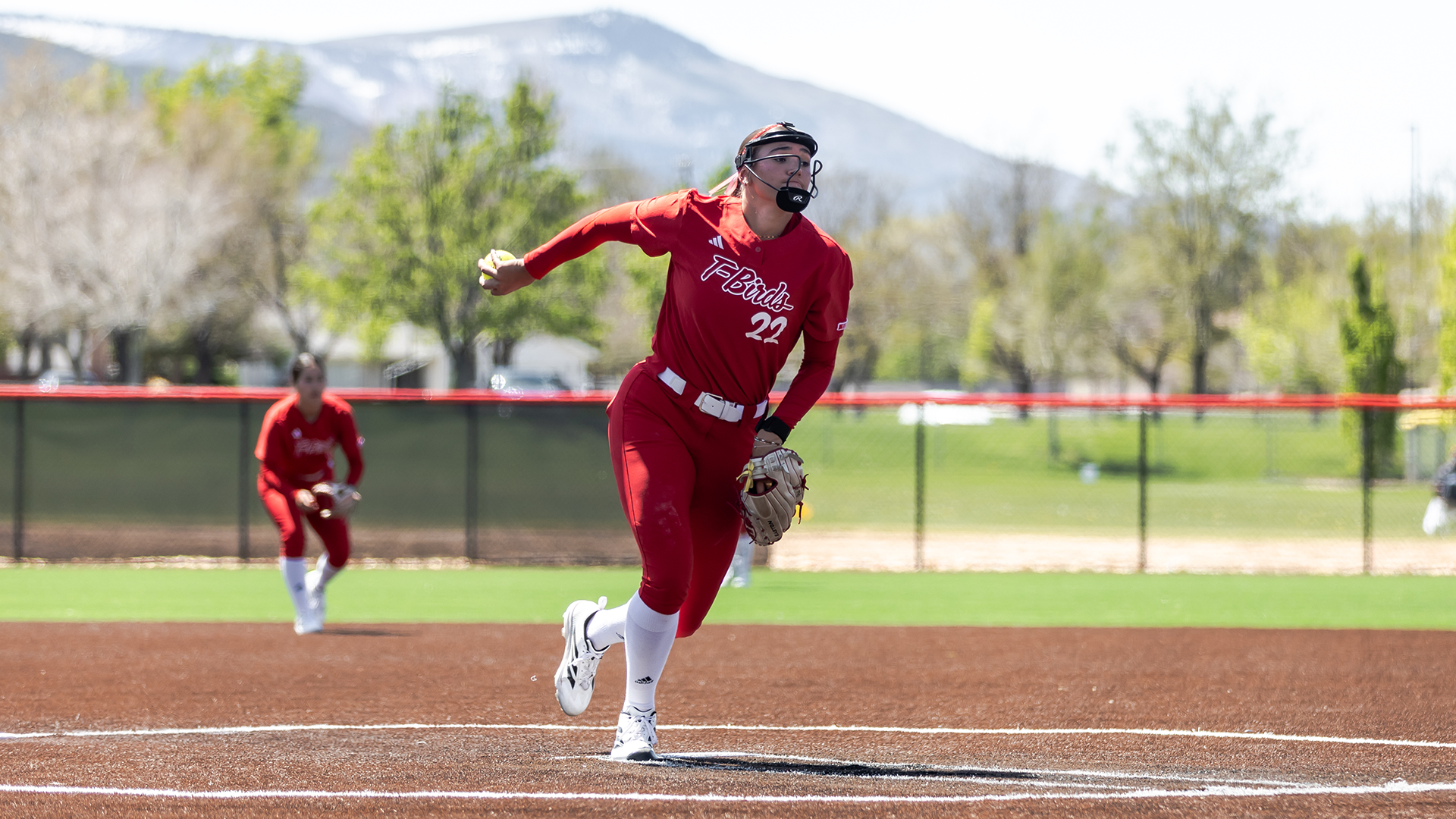 Hannah Duncan pitching