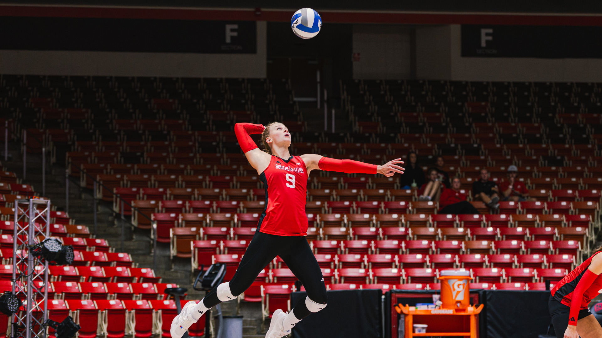 Ava Roodbol Serve