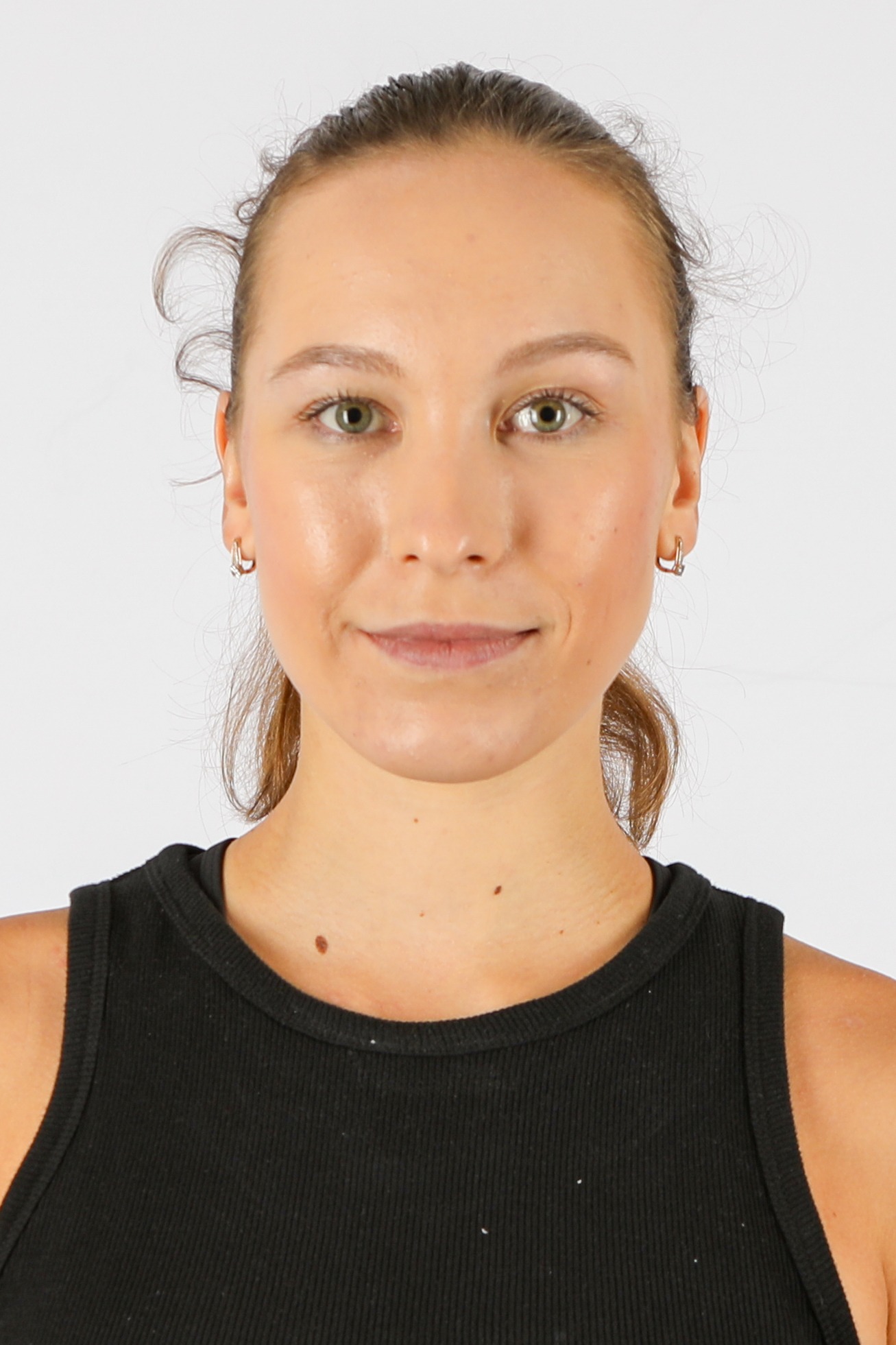 Diana Yanotovskaya Headshot