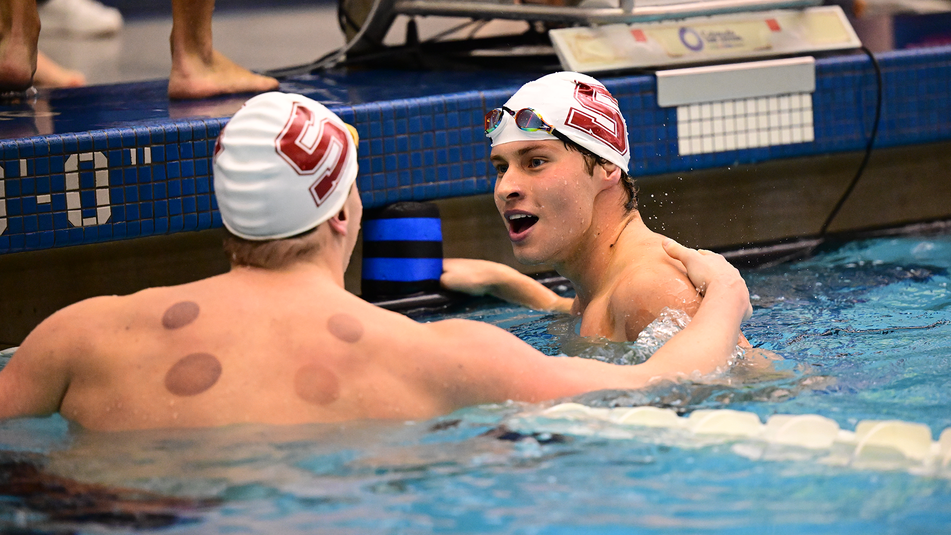 Smith celebrates silver medal