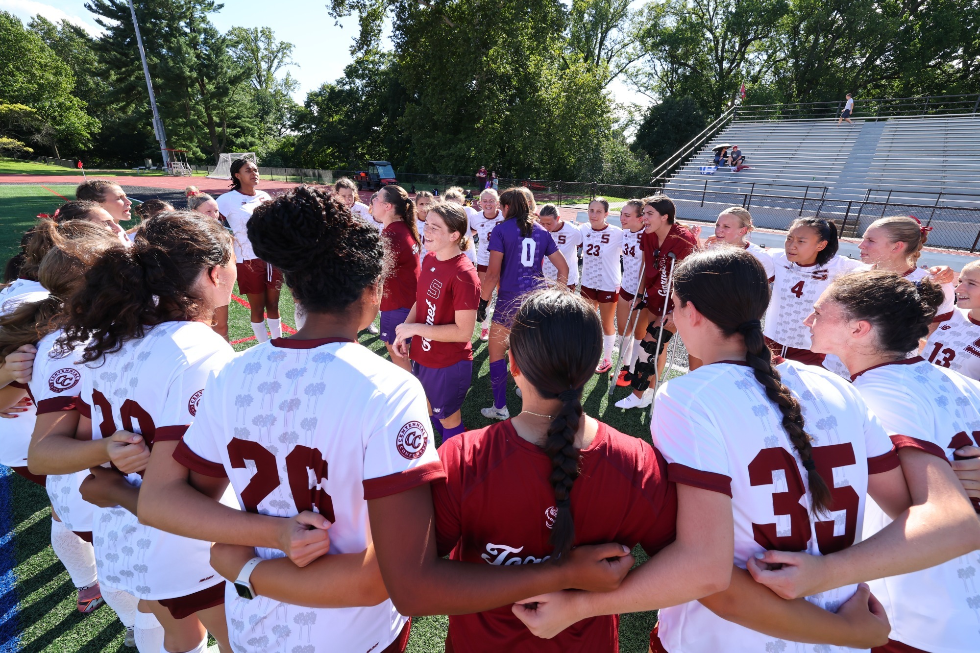 women's soccer huddle