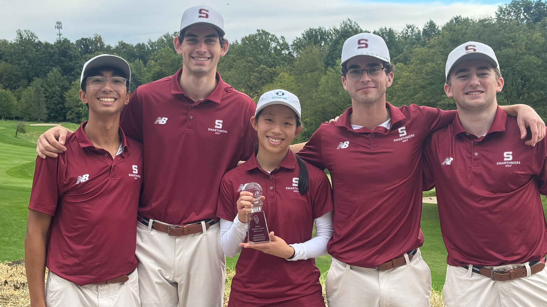 Golf competes at Golden Oaks Shootout