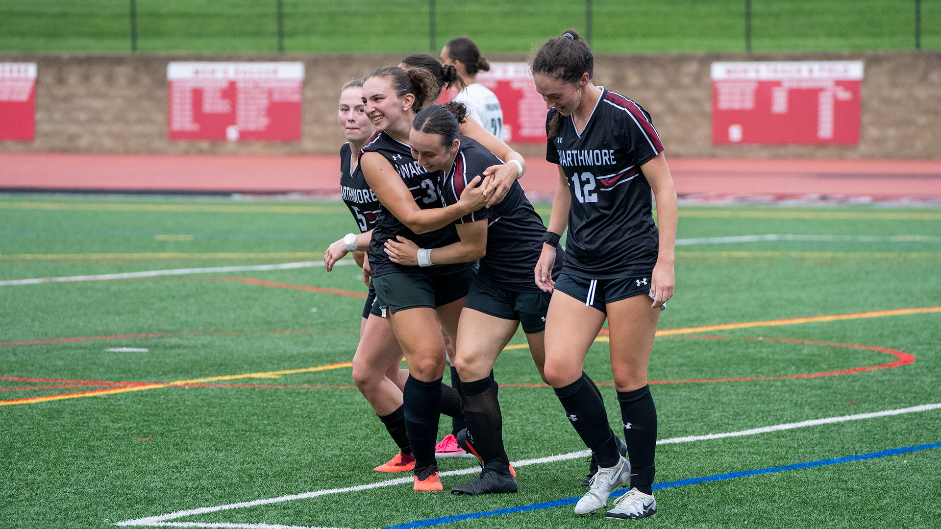 Gizzie celebrates game-winning goal against Skidmore