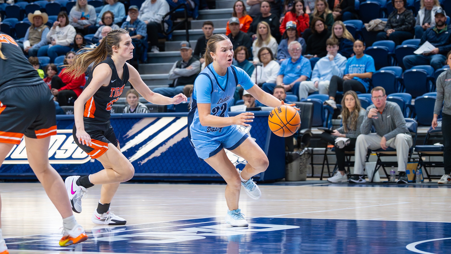 kasidy russell dribbles into the paint against ECU