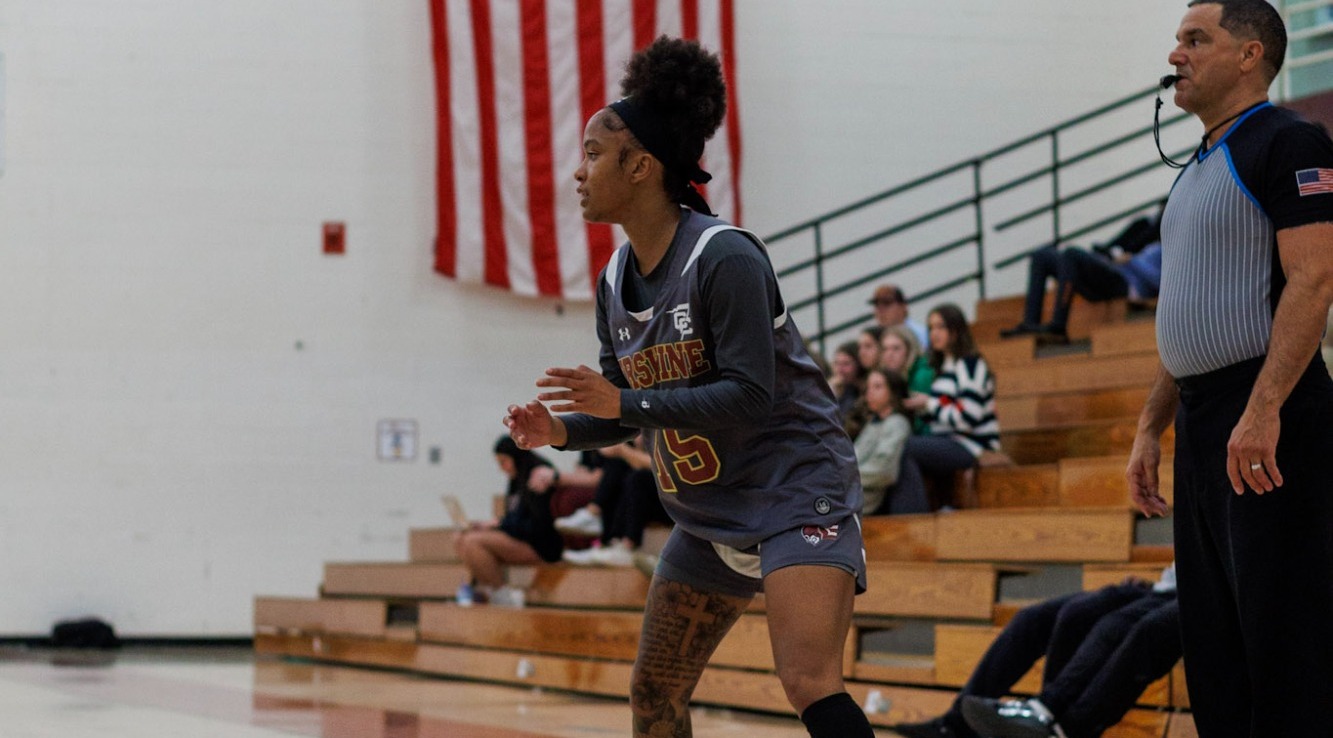 Ahrianna Scott signing