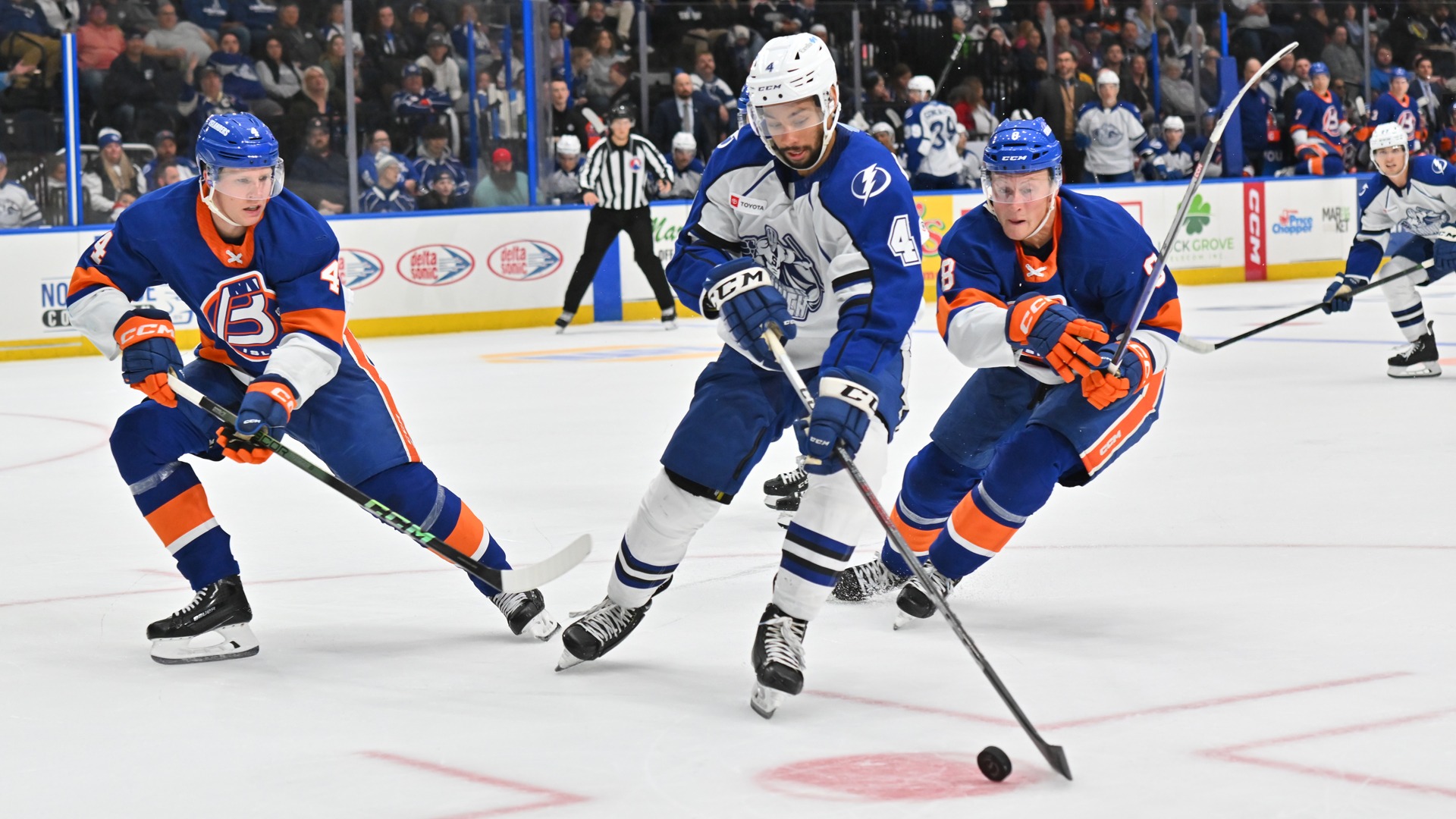 Crunch vs. Islanders