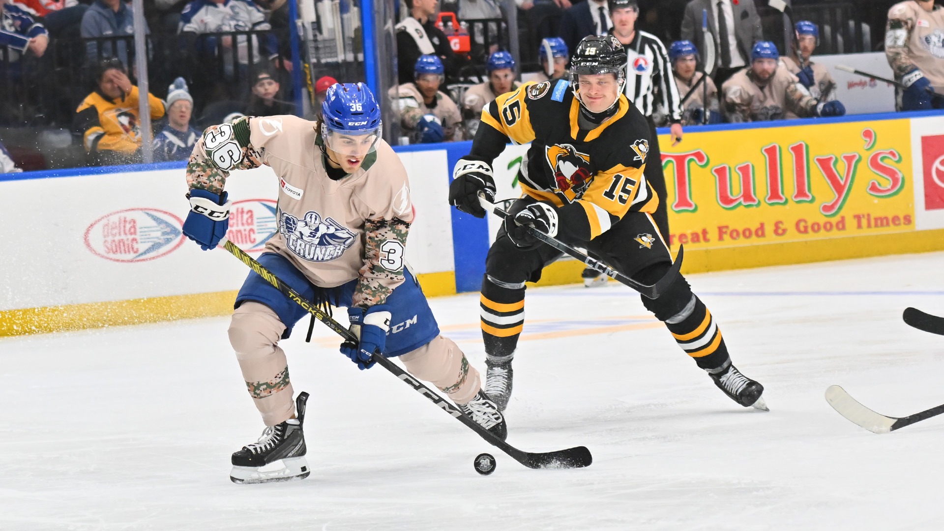 Crunch vs. Penguins