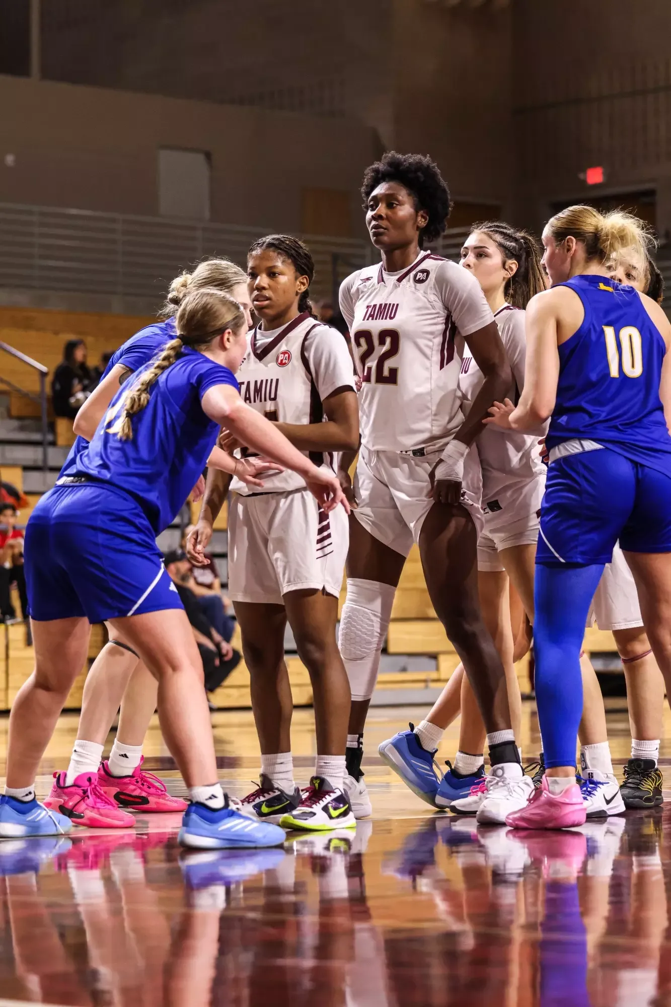 Left to Right: #24 Jaela Wade, #22 Racheal Emmanuel, & #14 Carmen Morcillo