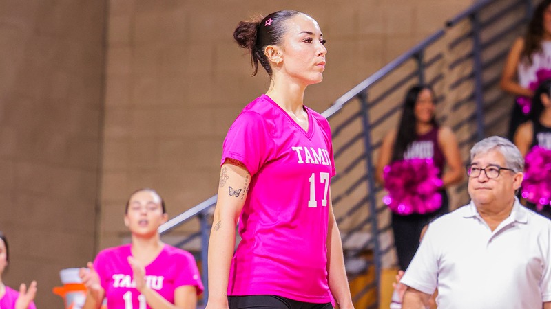 Ece Ozdemir awaits play vs OCU