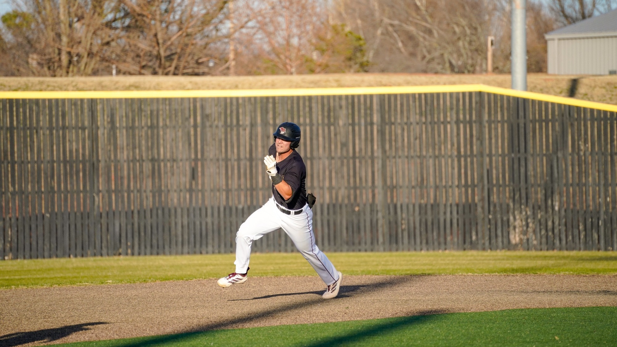 Saenz running the bases