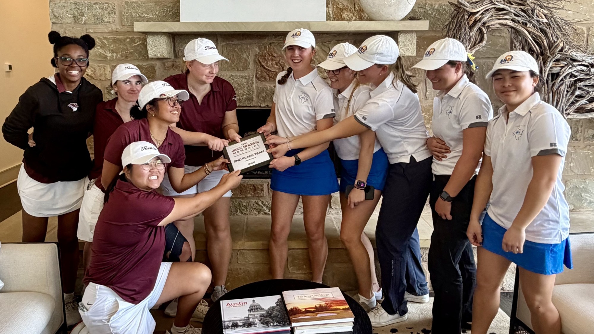 TAMIU Women's Golf Team Ties For 2nd