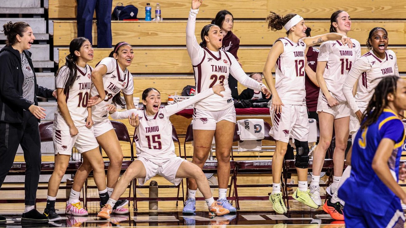 TAMIU Bench Erupts as Tello Hits The game Winner
