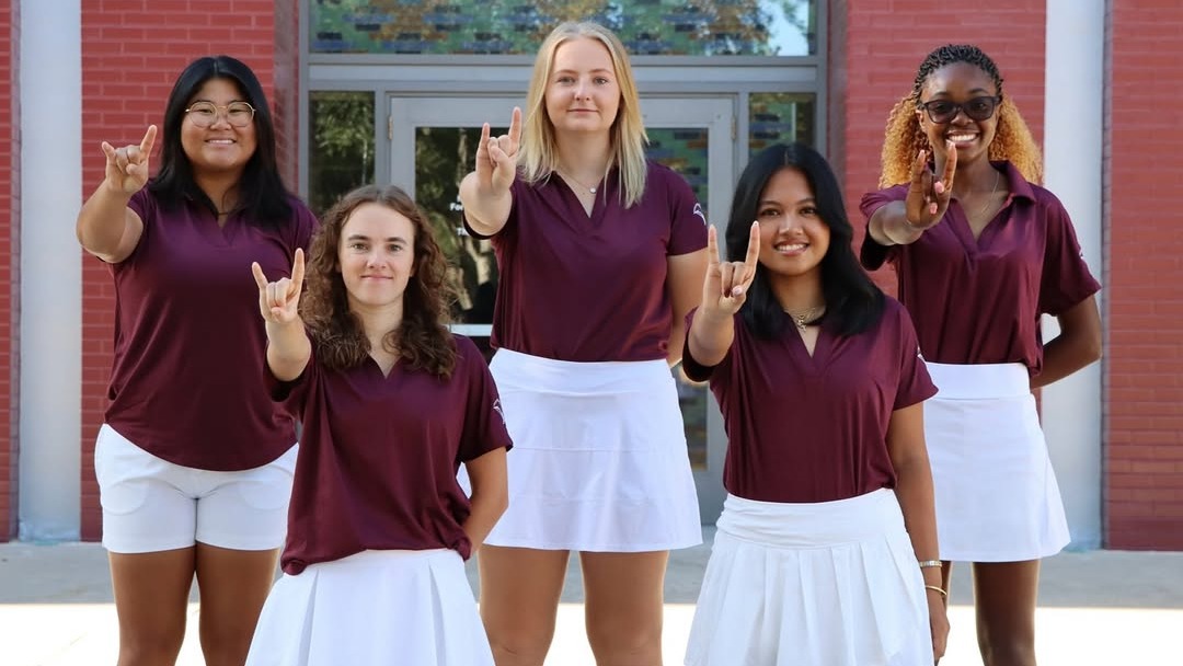 TAMIU Women's Golf Team Dust 'Em