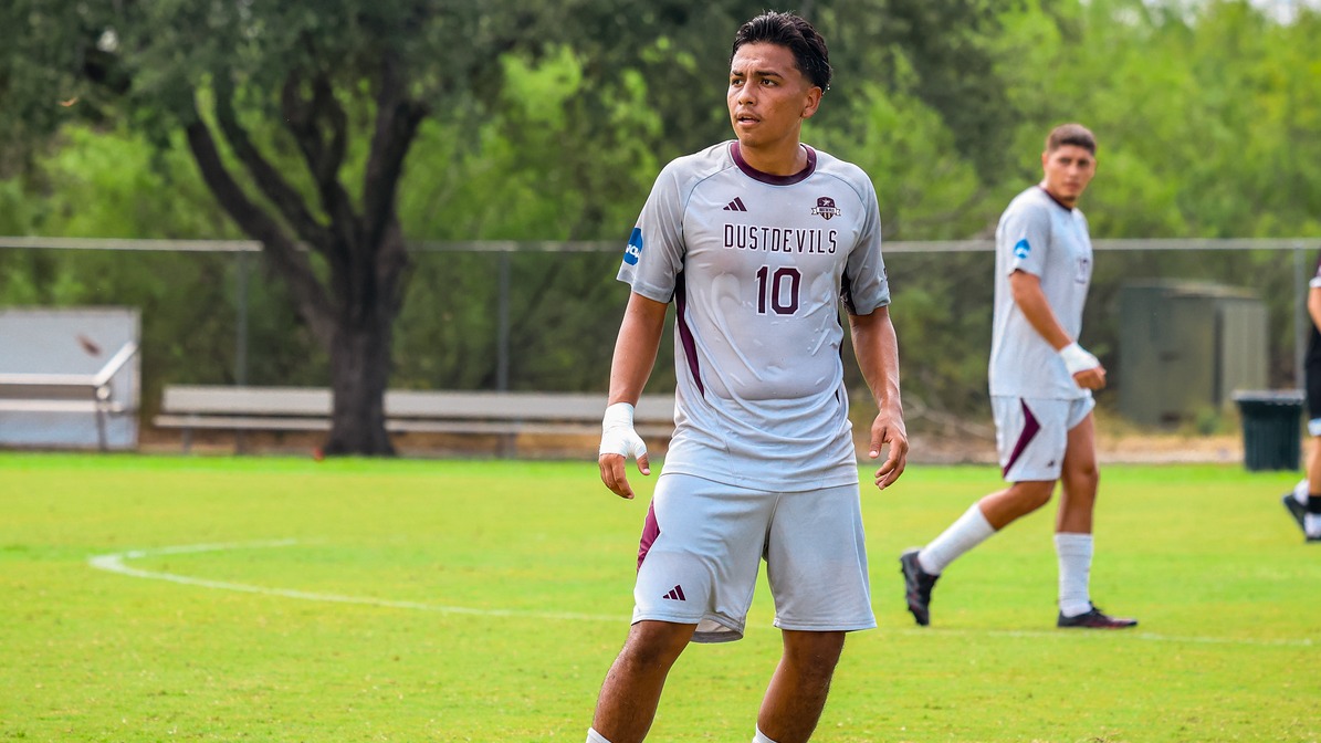 Abner Zuniga awaits the play