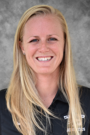 Erin Knight Headshot