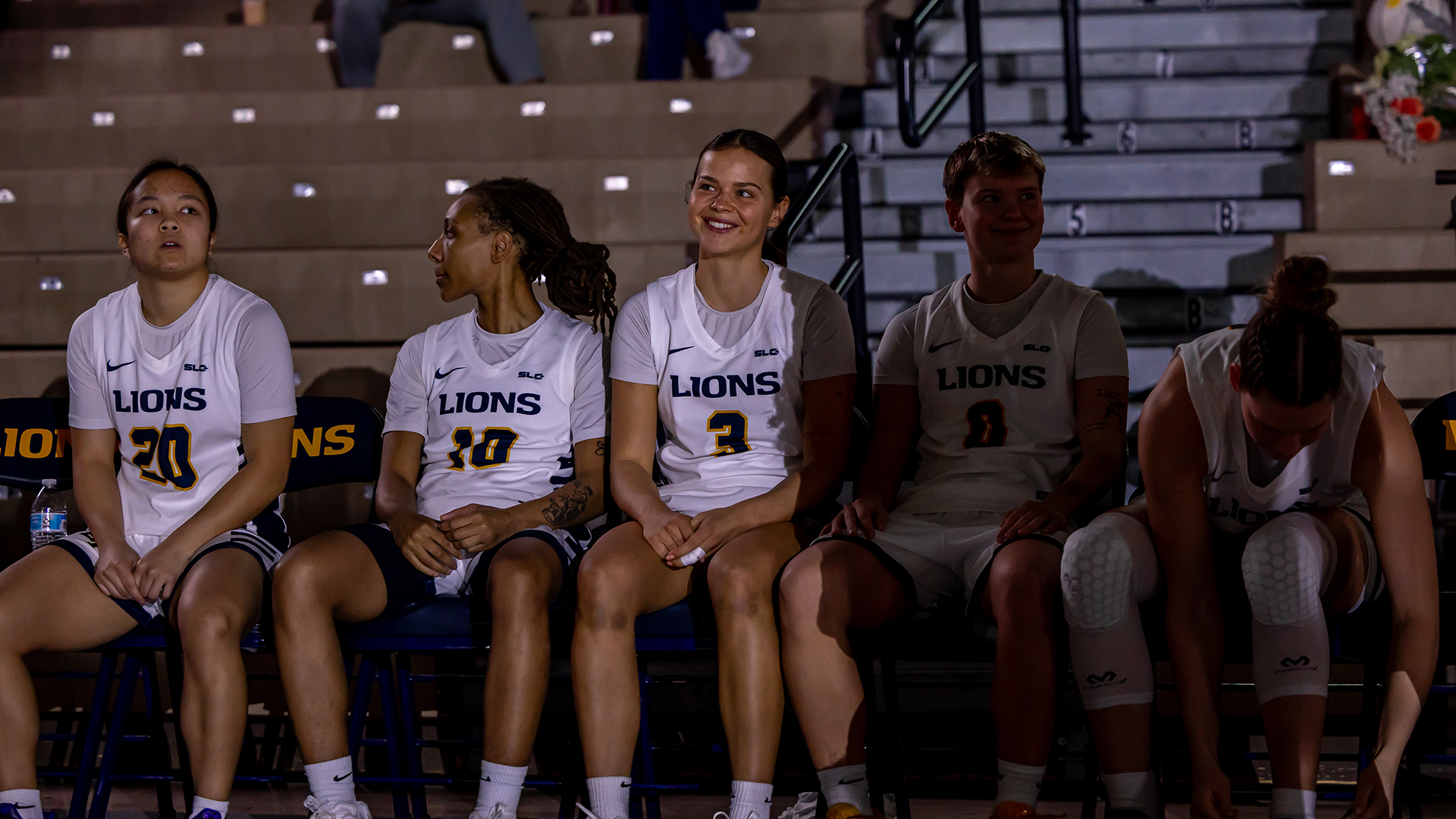 Nina Horvath, Reza Po