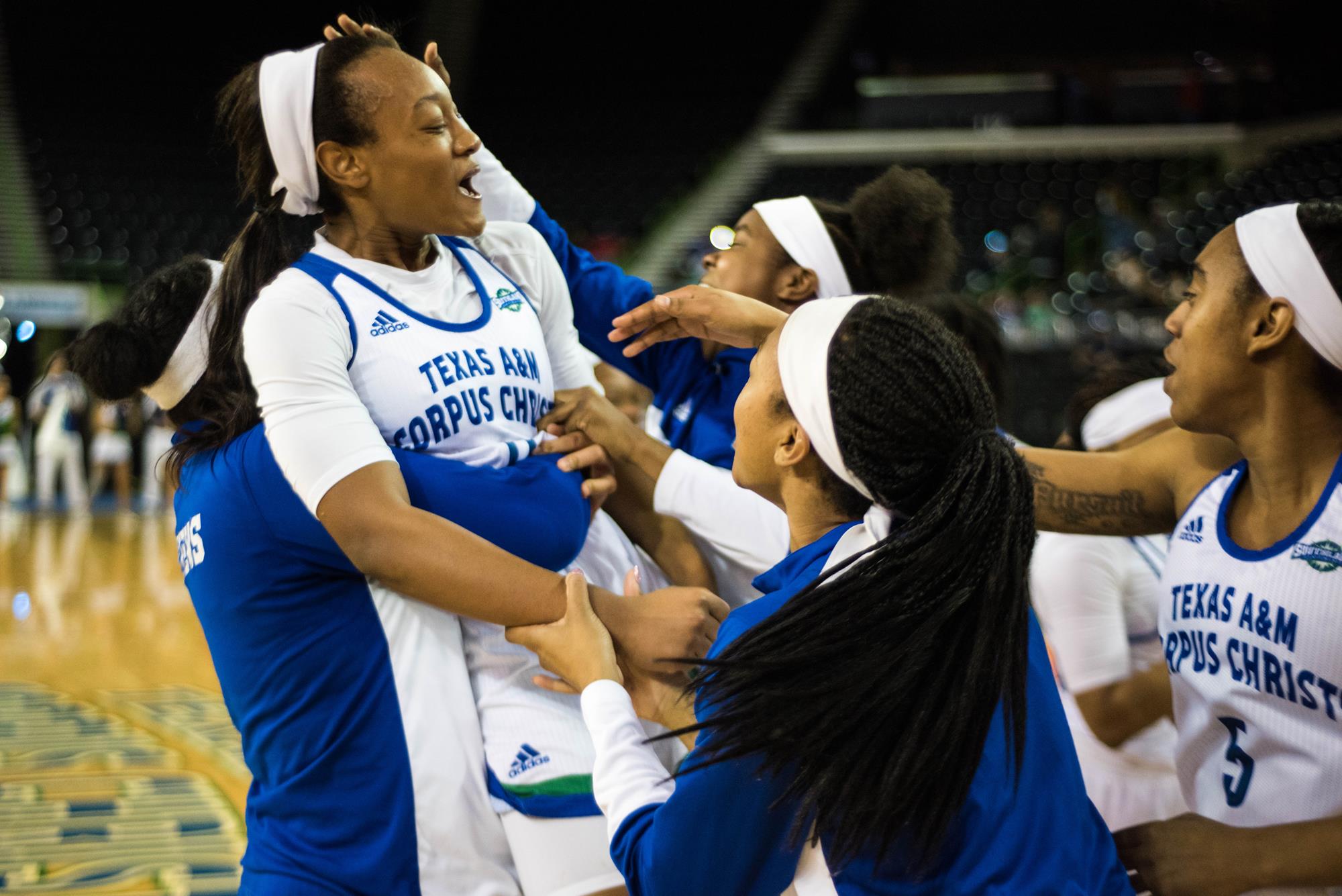 Camesha Davis - Women's Basketball - Texas A&M-Corpus Christi Athletics