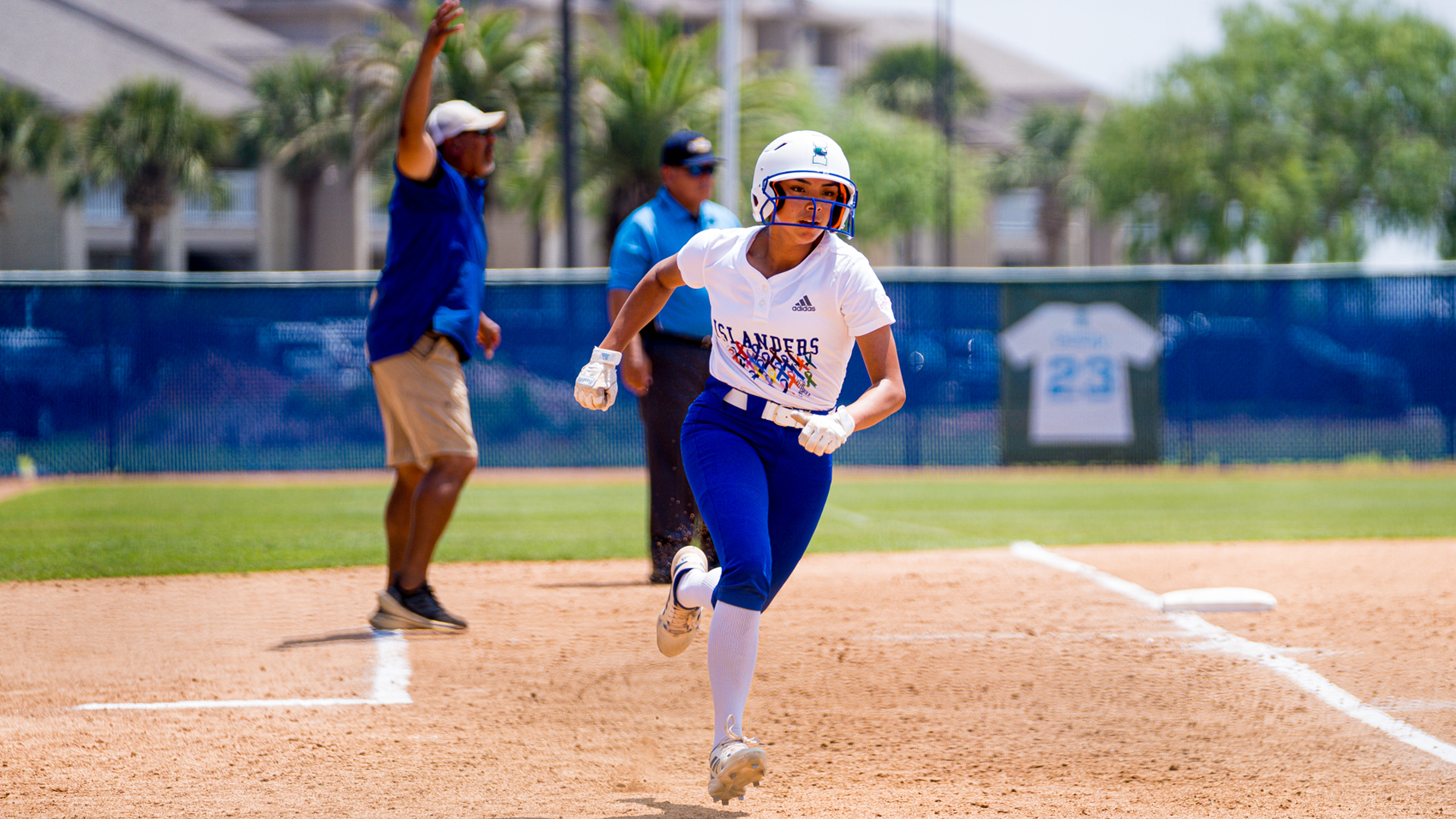 Paolina Baez - Softball - Texas A&M-Corpus Christi Athletics