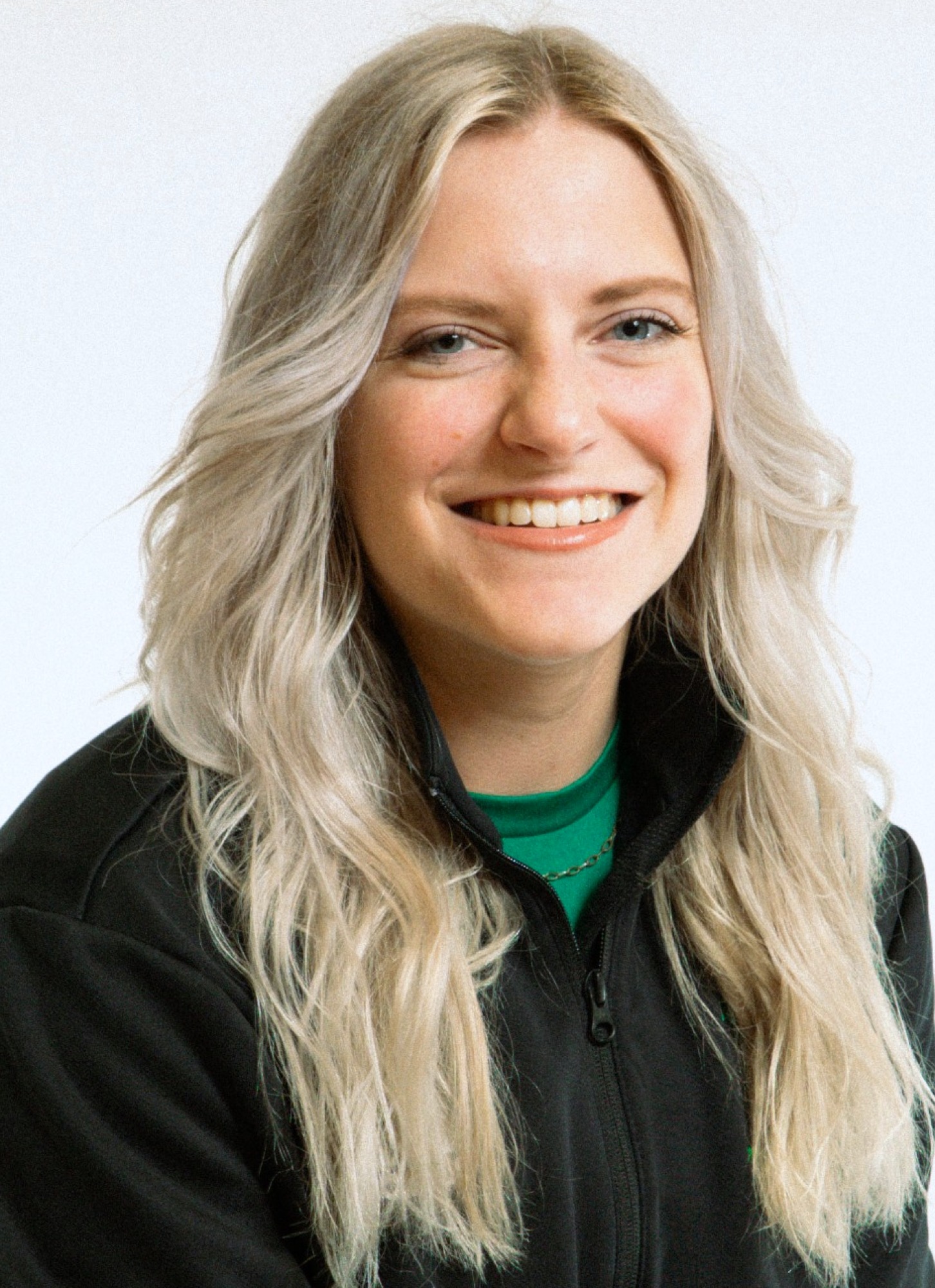 Hannah Delor Headshot