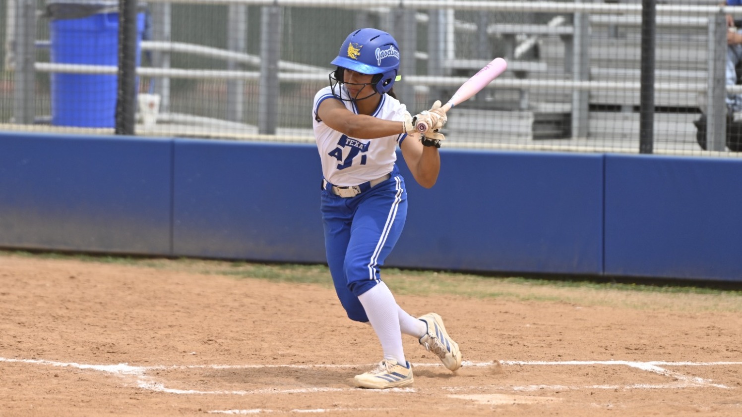 Victoria Vargas Hitting