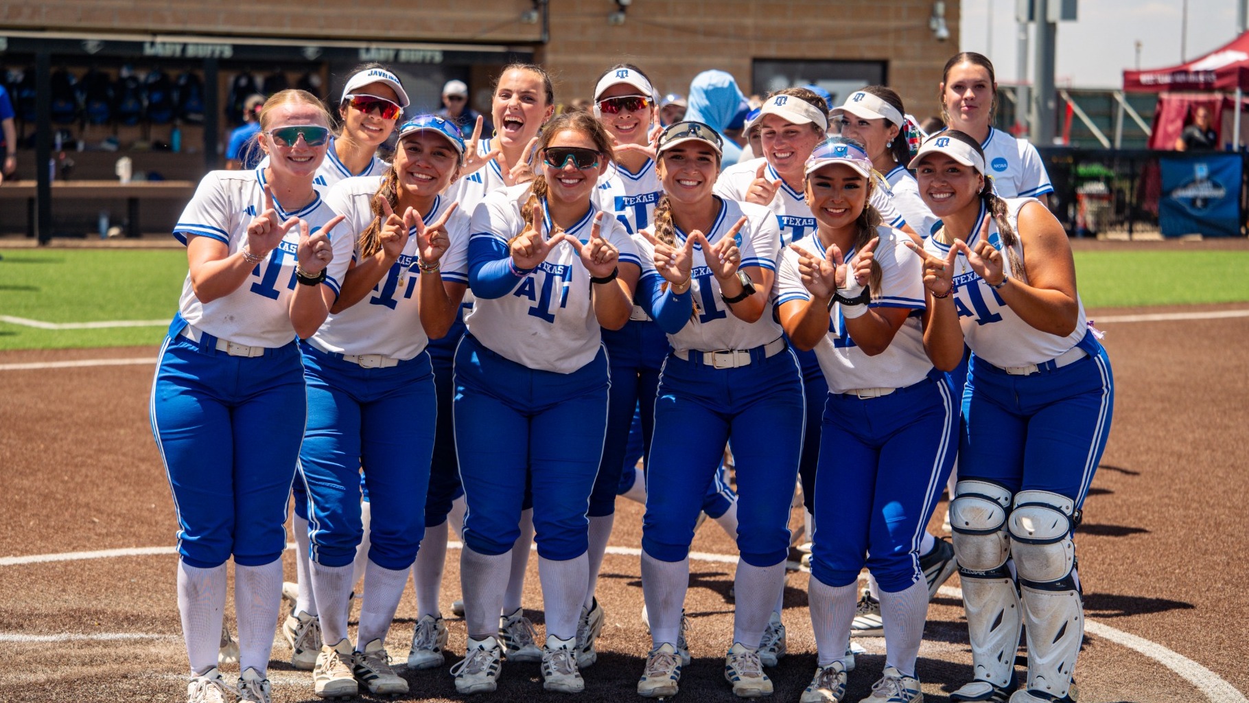 Team celly after win over ASU at NCAA South Central Regional