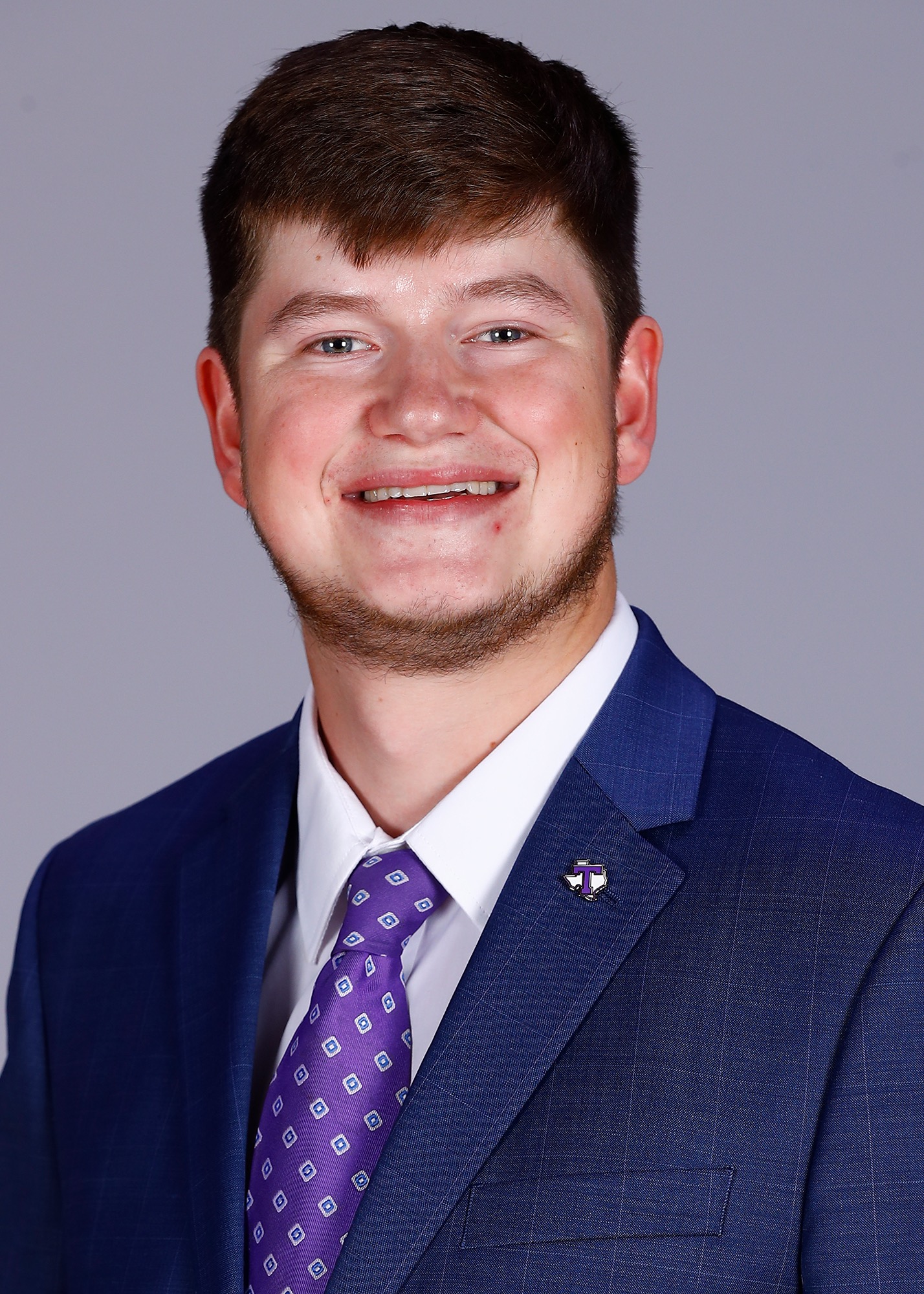 Lane Senn headshot