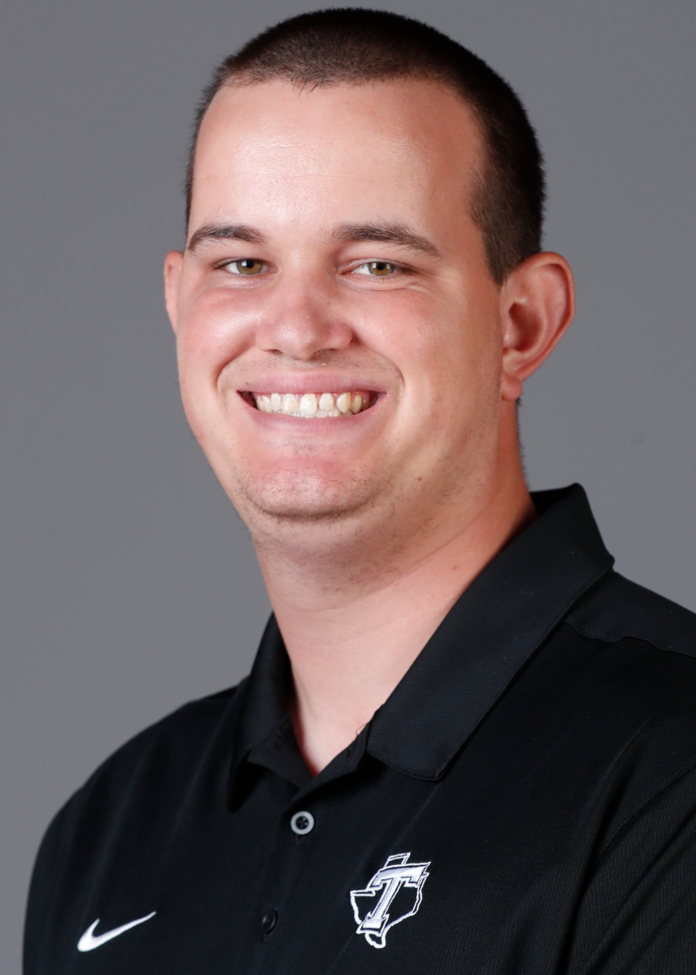 Andrew Loewe Headshot 8-9-23