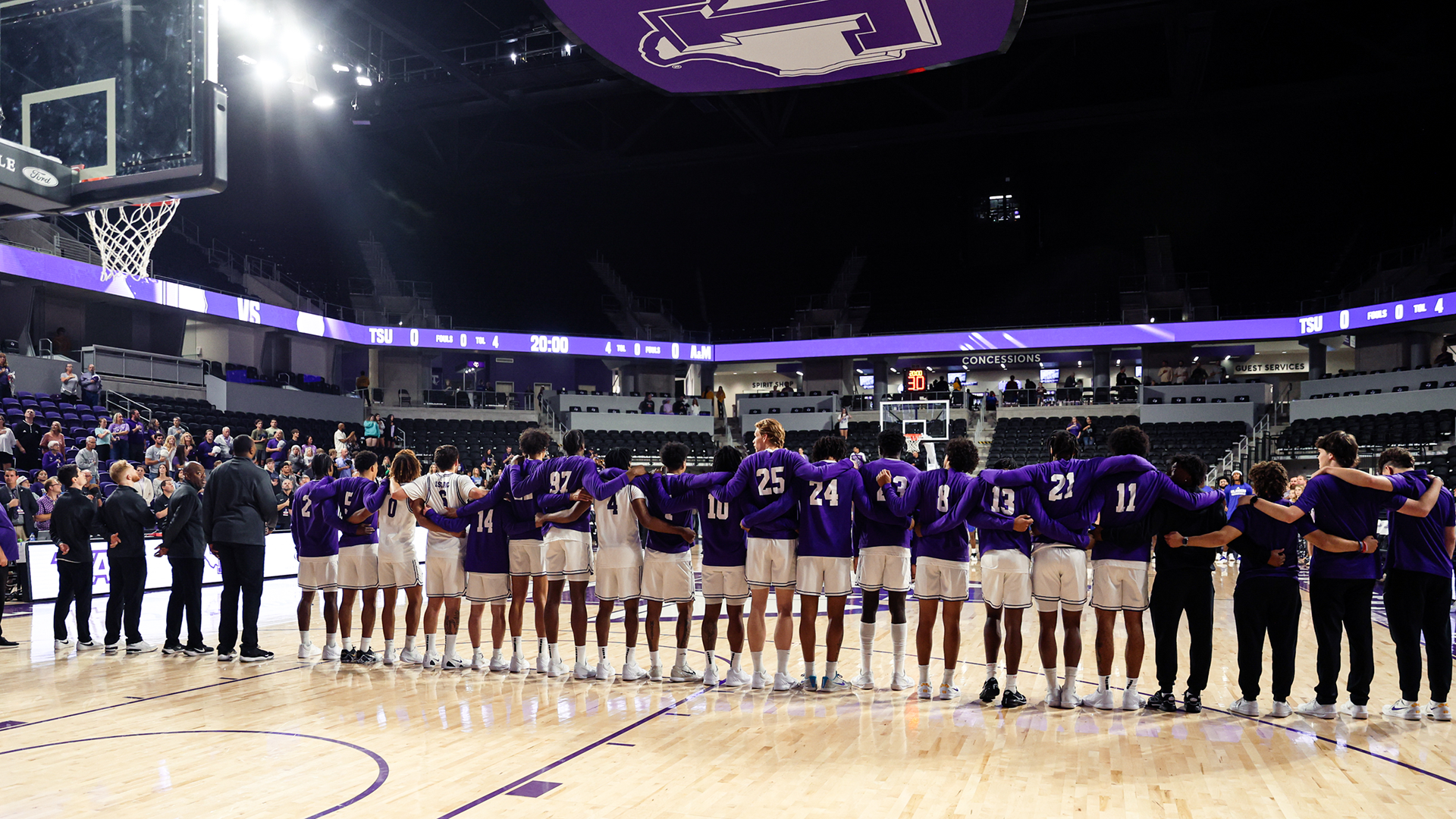 Texans host Abilene Christian on Residence Life Night in return to