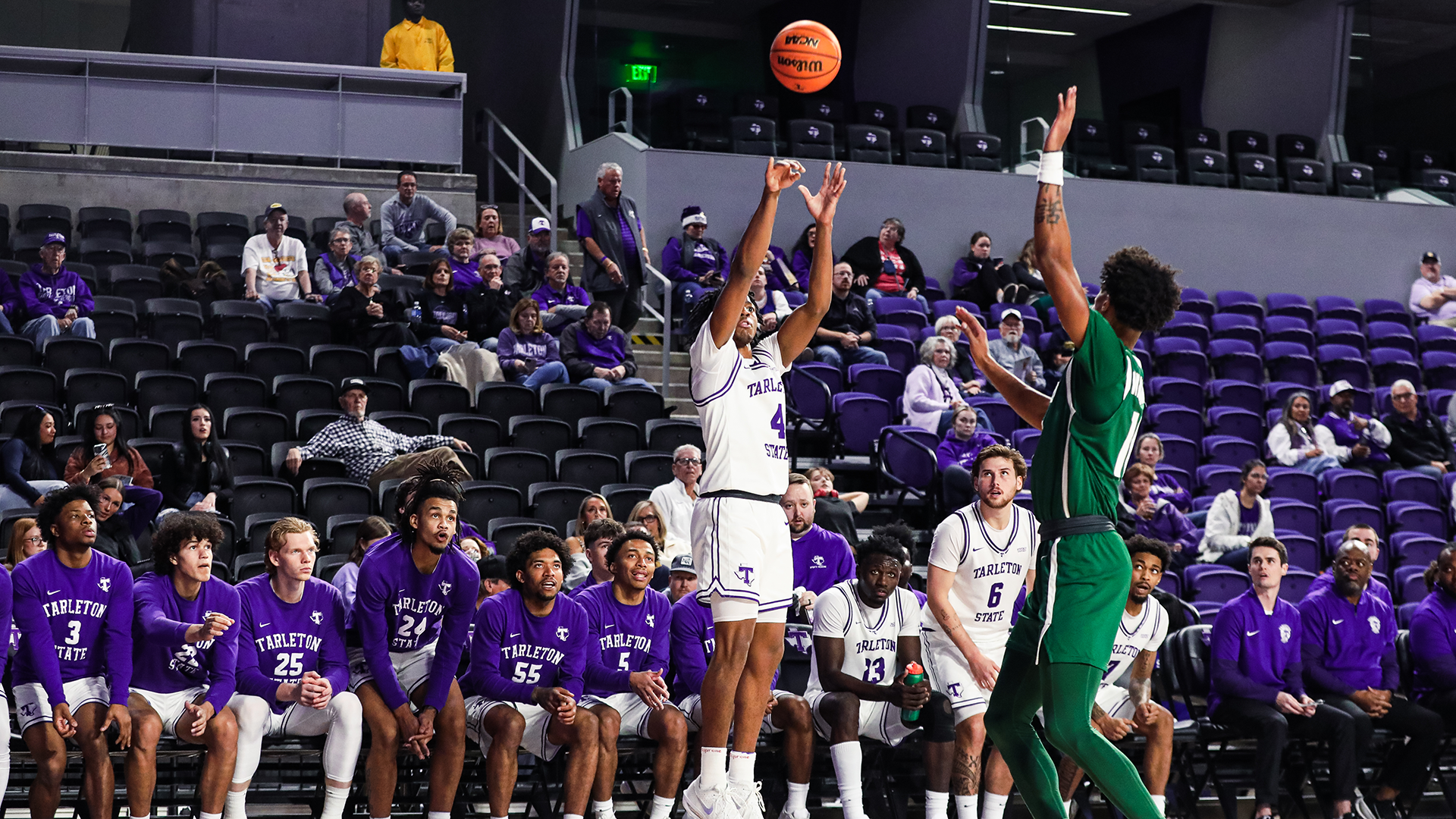 Leroy Kelly IV three pointer