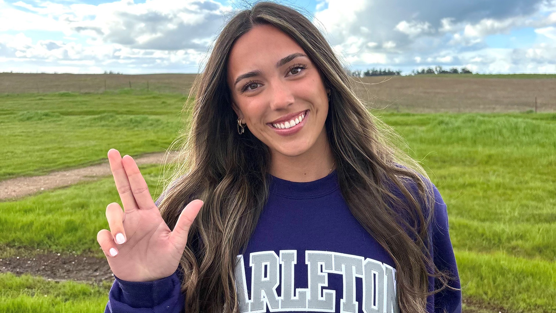 Emily Vickers Signed with Tarleton State Beach Volleyball (Photo Used 5-6-25)