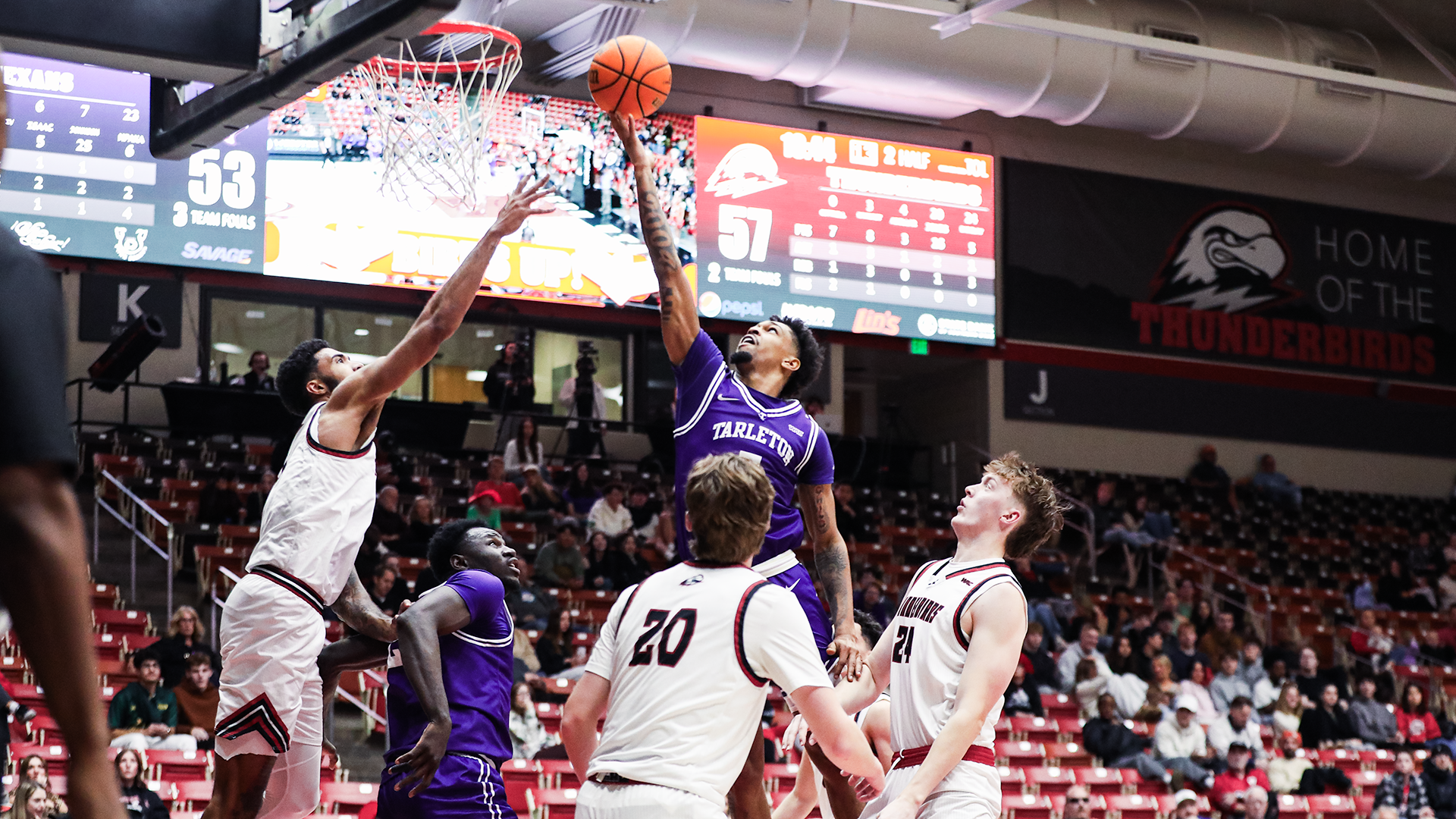 Dior Johnson layup at Southern Utah