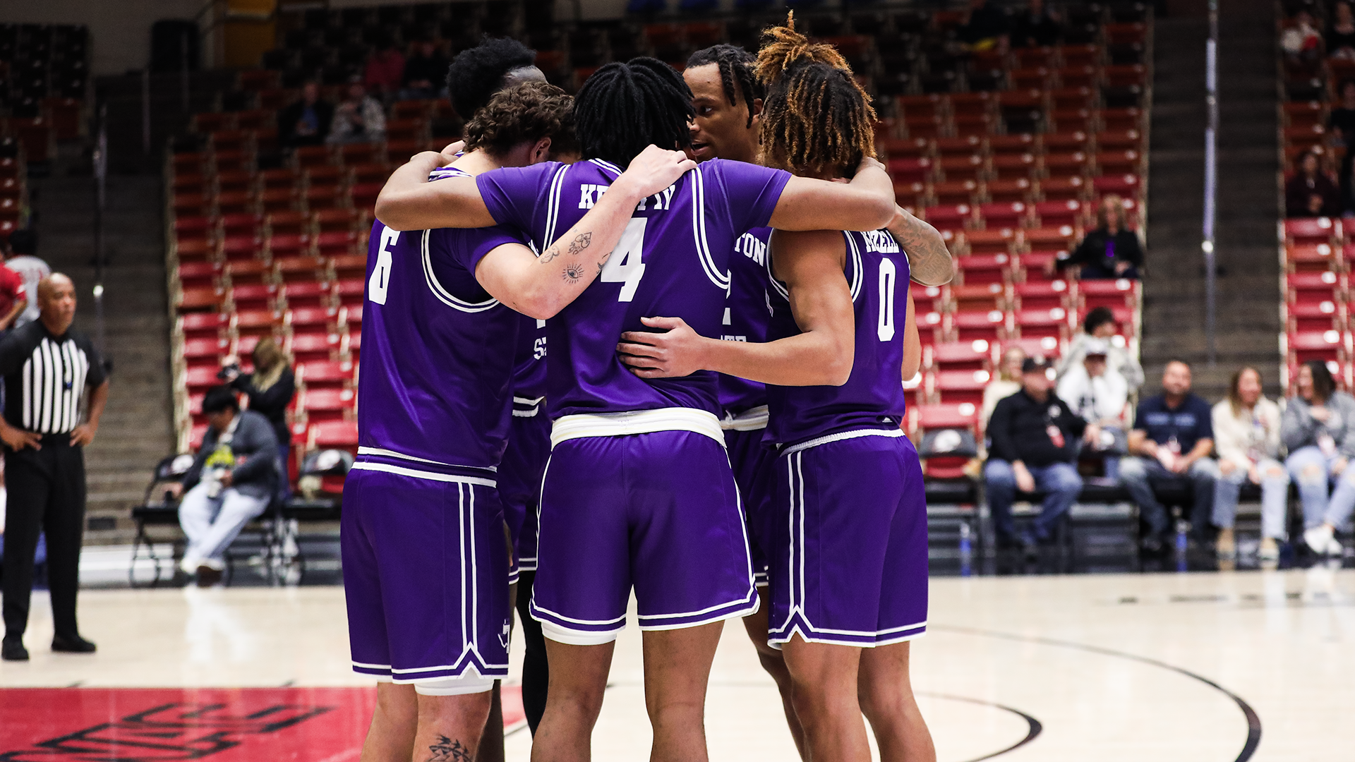 Tarleton State starters huddled up before tip off at Southern Utah