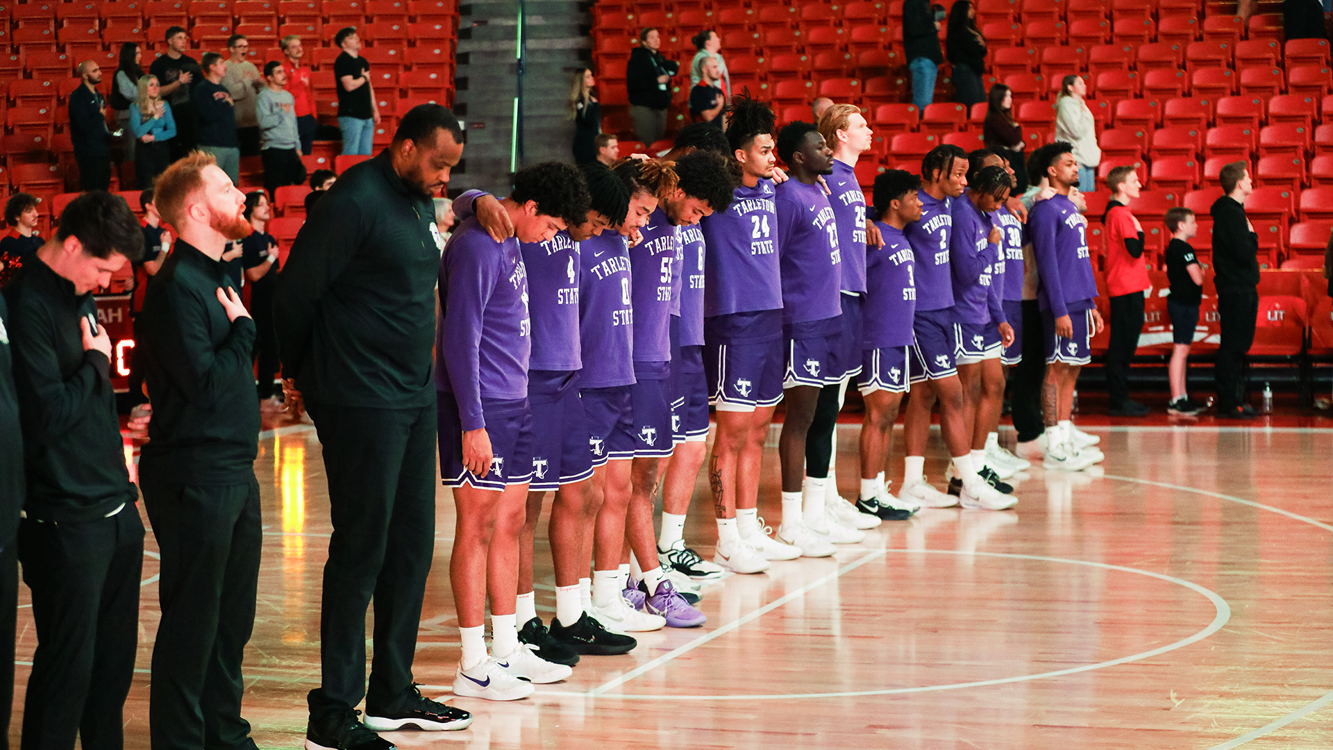 Tarleton State stadning for the National Anthem at Southern Utah team photo